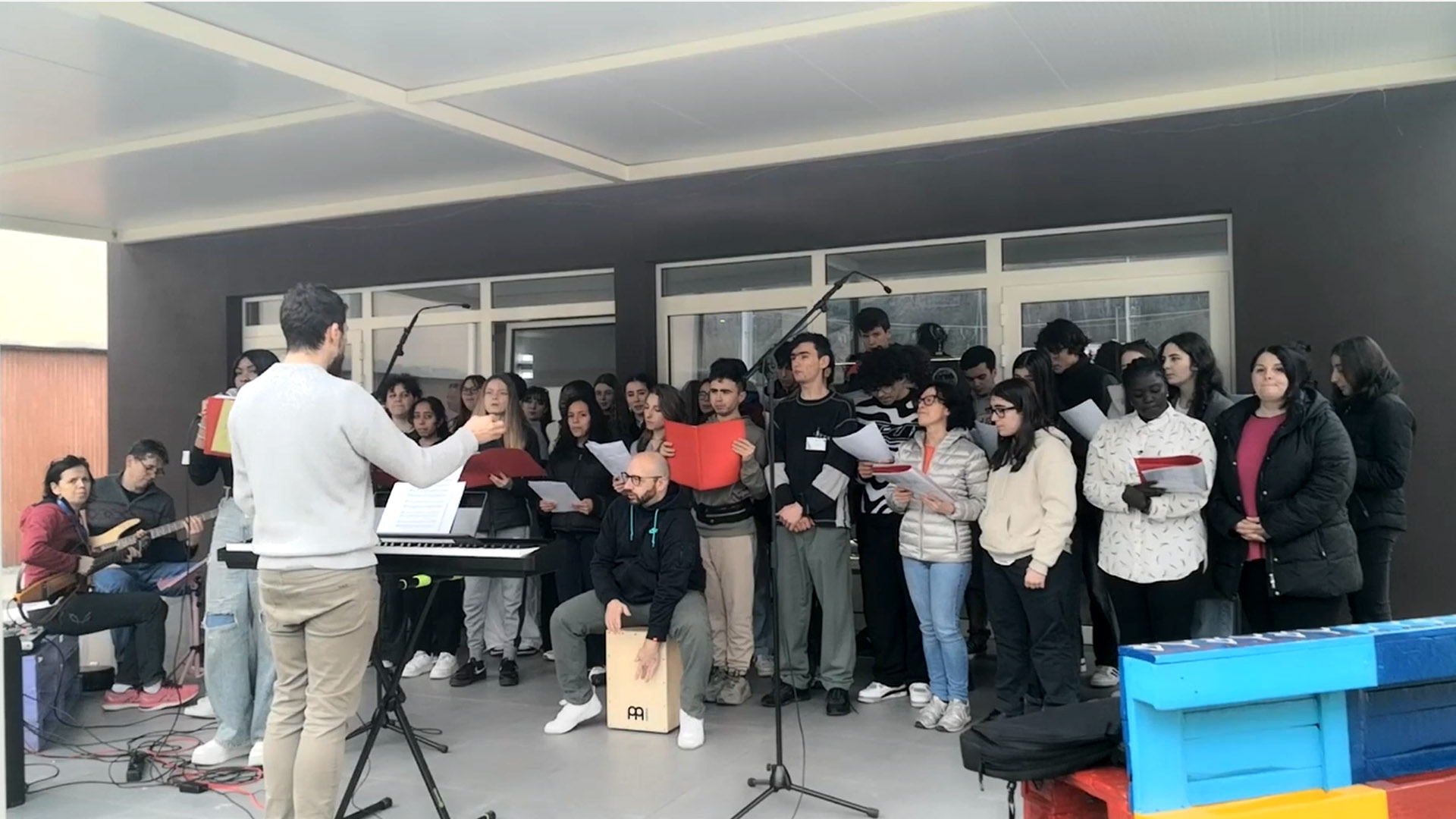 Peace of music: studenti in coro a Sarnico