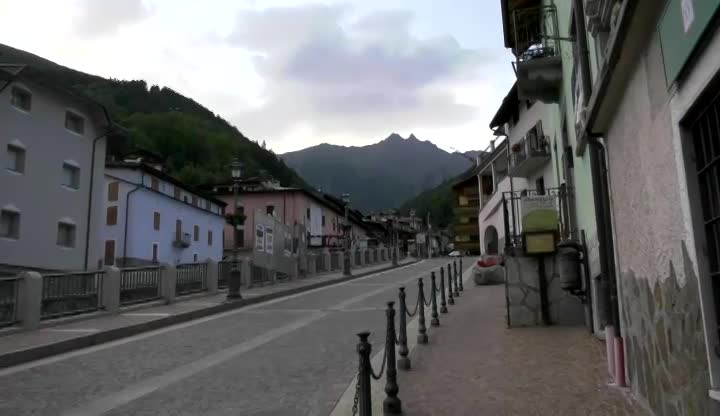 Vezza D Oglio Ponte Tibetano A Vezza Tra Una Settimana Il Voto