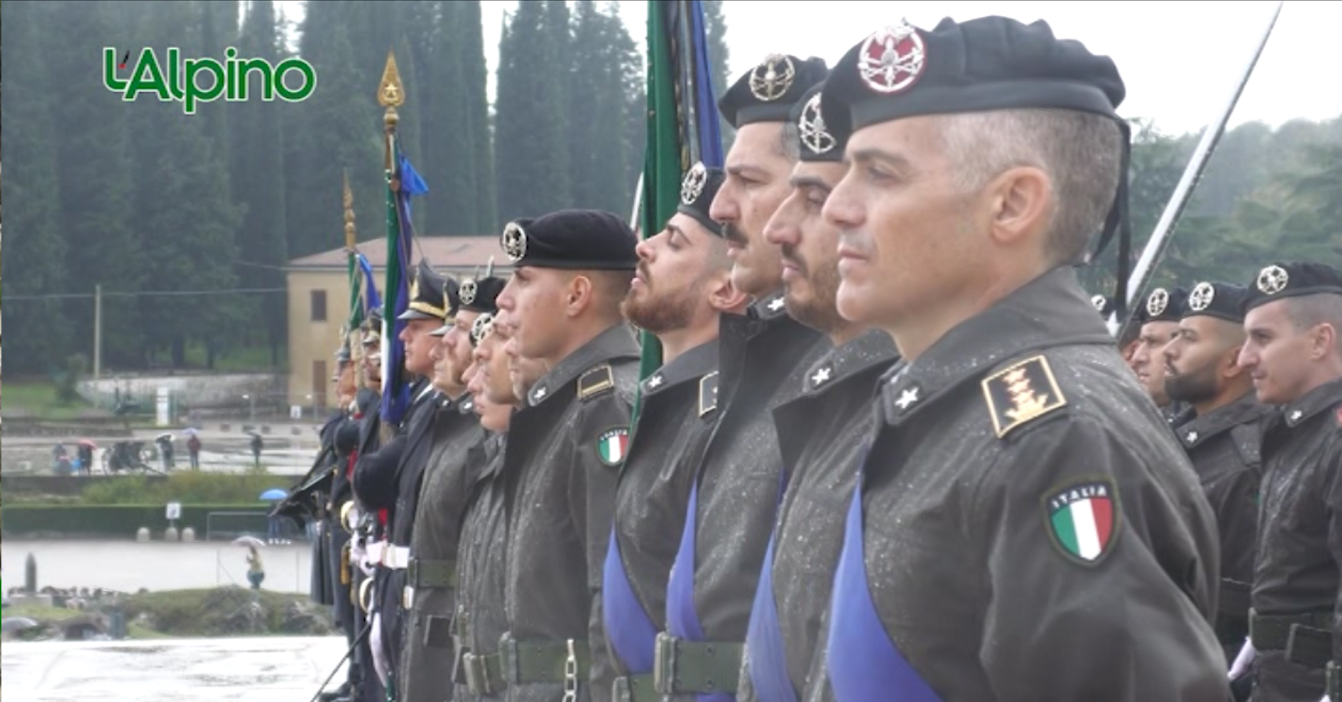 L'Alpino - Il labaro al Sacrario militare di Redipuglia