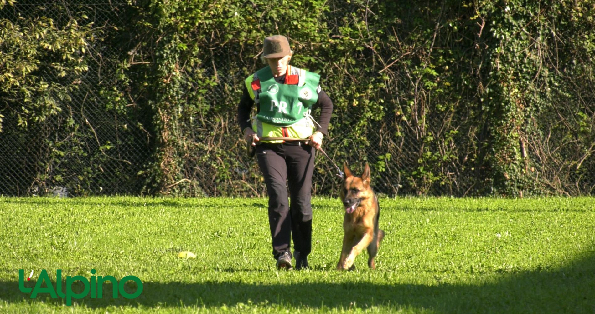 L'Alpino - In migliaia a Montichiari per il 2° Raggruppamento