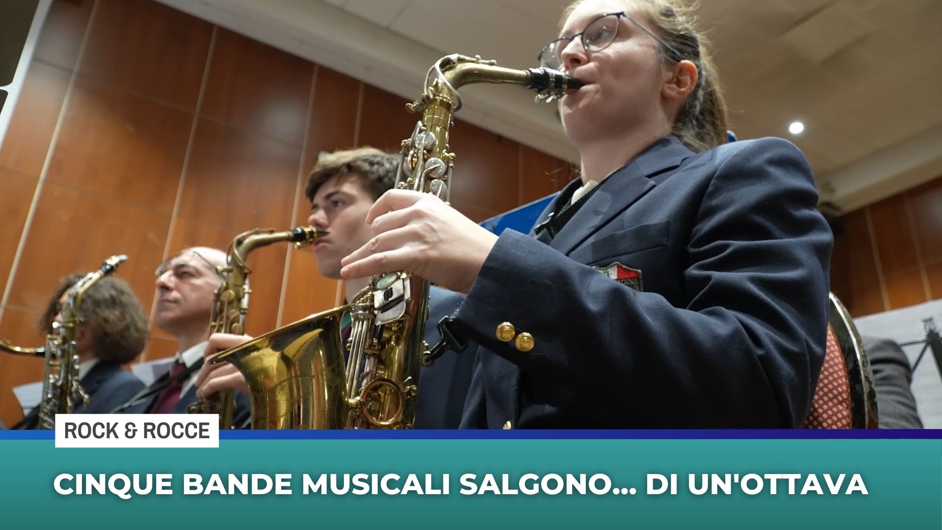 Cinque bande musicali salgono… di un'ottava