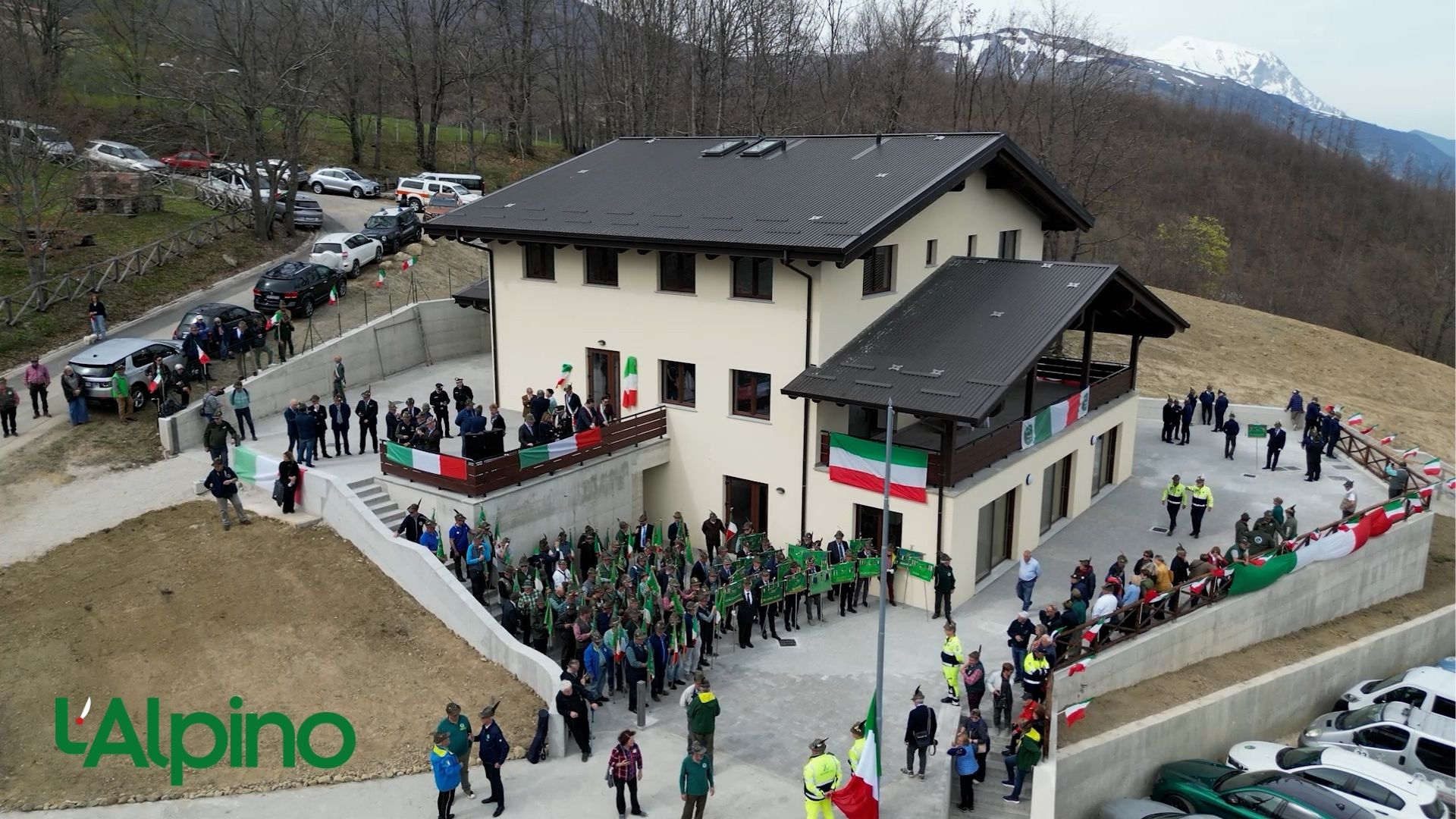 L'Alpino - inaugurata la struttura realizzata dagli Alpini ad Accumoli