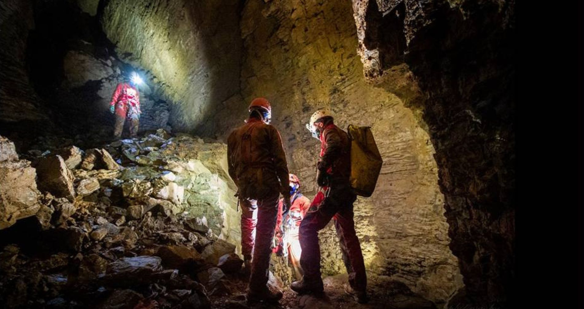 Tutto il fascino della speleologia