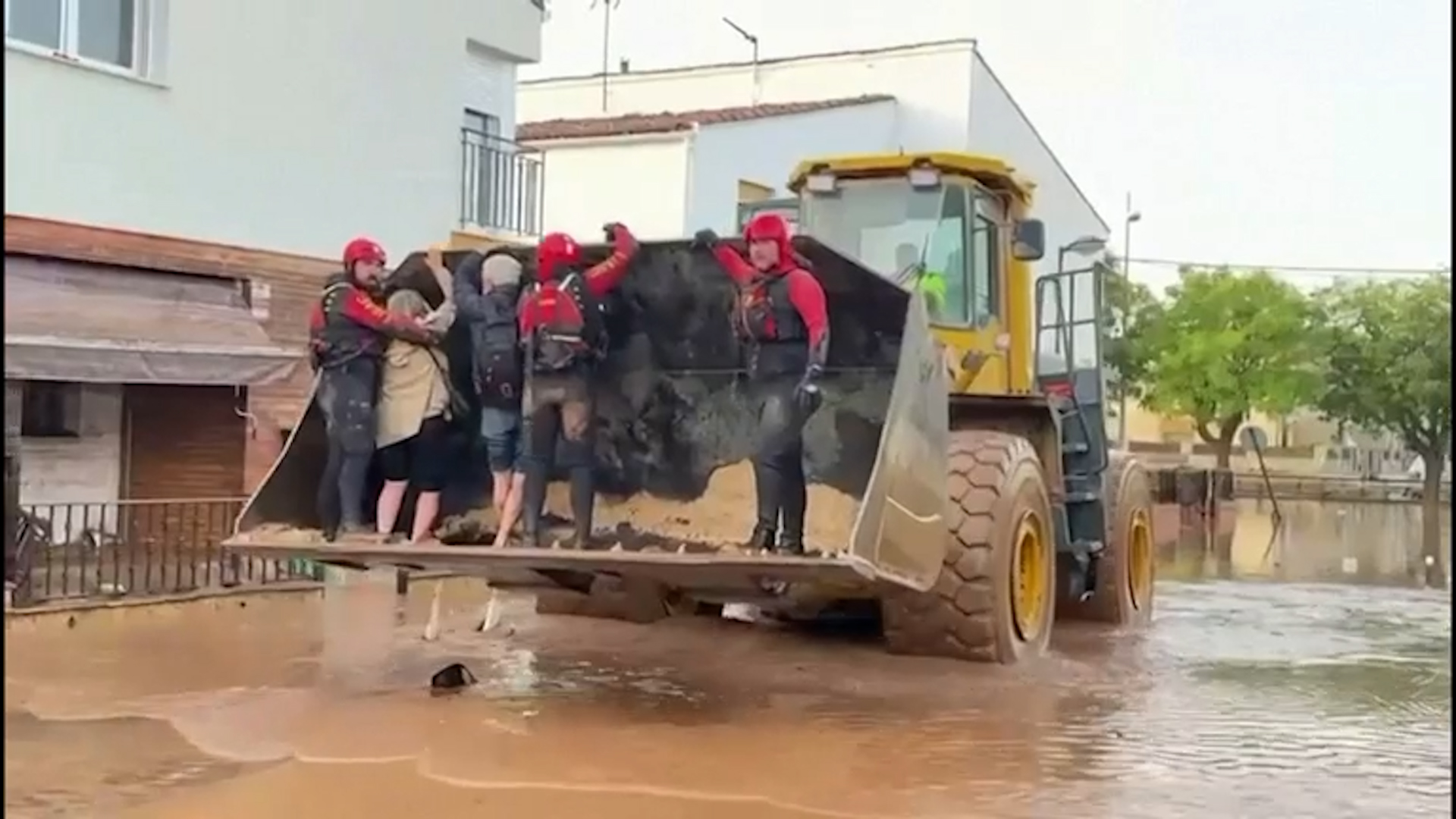 Alluvione a Valencia: timori per gli studenti camuni; la testimonianza di Matteo Zani di Darfo