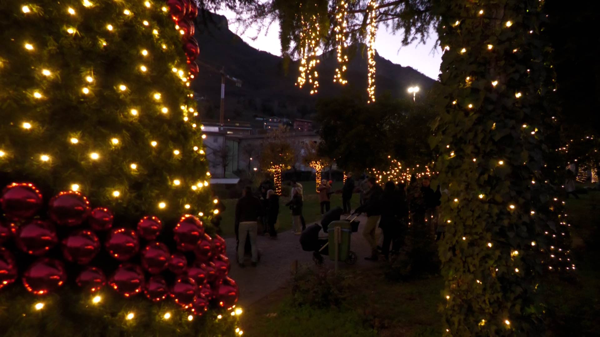 Il primo bosco incantato di Natale nel parco Silvestri